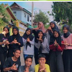 Rangkulan Mereka