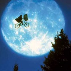Bertamasya ke Bulan